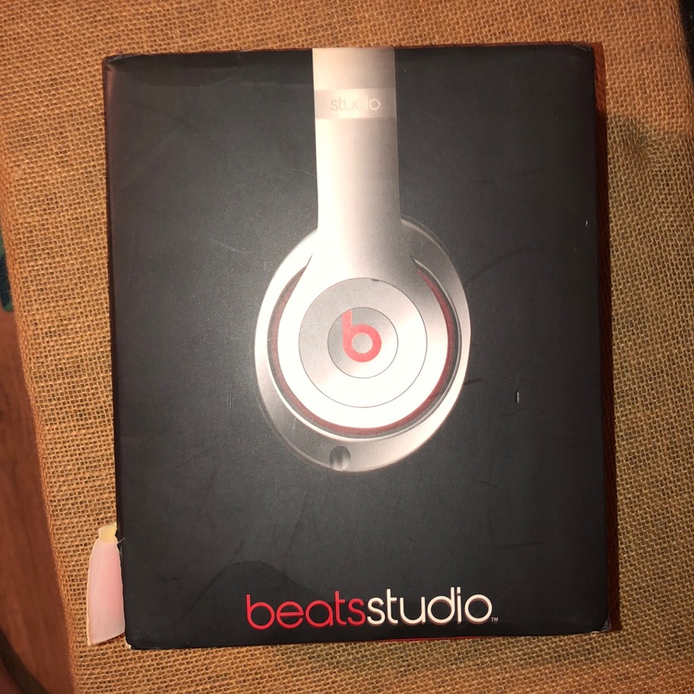 Beat Headphones - Picture 1 of 6